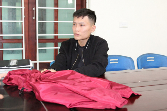 1 Pho Giam Doc Mang Dao Di Cuop Ngan Hang De Tra No
