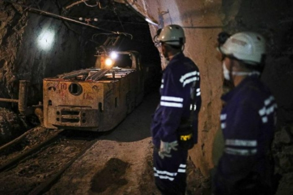 1 My Tung Buoc Cam Nhap Khau Urani Tu Nga