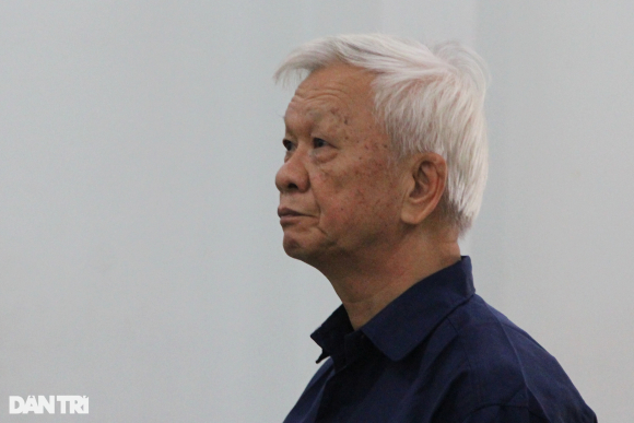 1 Vo Cuu Chu Tich Khanh Hoa Muon Go Phong Toa Tai Khoan De Co Tien Chi Tieu