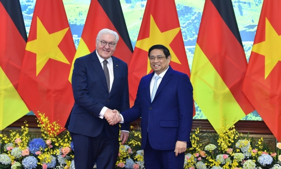 1 Tong Thong Steinmeier Lao Dong Viet Co The Giup Duc Cai Thien Thieu Hut Nhan Luc