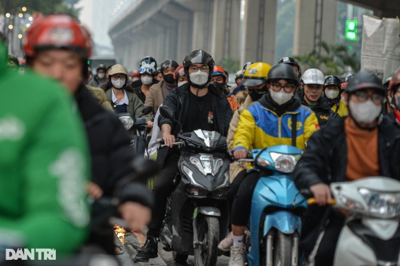 2 Tac Duong O Ha Noi Day Tu 5h Di Bieu Qua Le Let Ngay 8 Tieng Tren Duong