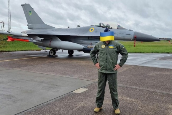 1 Anh Chien Dau Co F 16 Cua Khong Quan Ukraine Khien Nga Mat An Mat Ngu