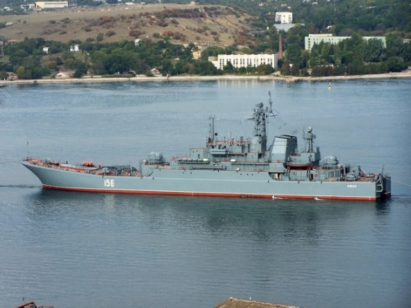 2 Ukraine Tuyen Bo Danh Trung 2 Tau Do Bo Lon Cua Nga Tai Crimea