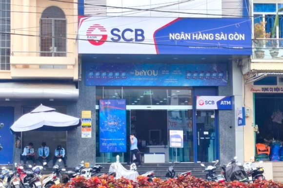 1 Bat Pho Giam Doc Ngan Hang Scb Chi Nhanh Gia Lai Lam Gia Giay To Chiem Doat Hon 3 Ty Dong