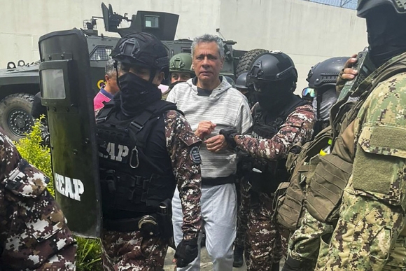 3 Mexico Doi Dua Ecuador Ra Toa Quoc Te Vi Treo Tuong Vao Dai Su Quan Bat Nguoi