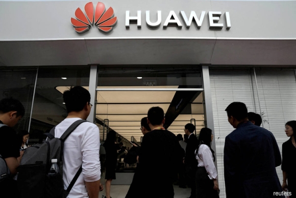 1 Ra May Tinh Ai Huawei Khien Intel Va Qualcomm Gap Rac Roi Voi My