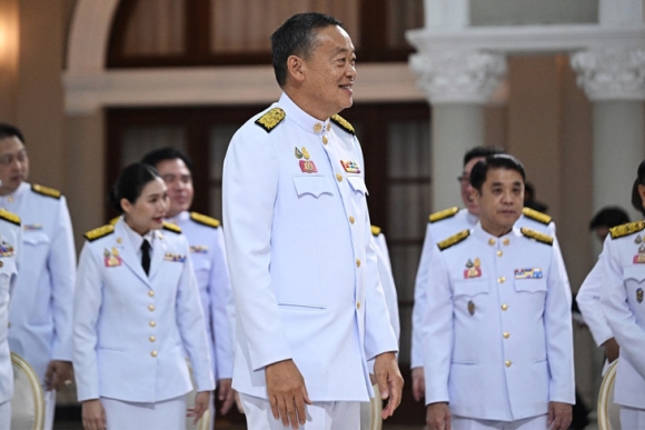 1 Noi Cac Hon Loan Thu Tuong Thai Lan Doi Mat Thach Thuc