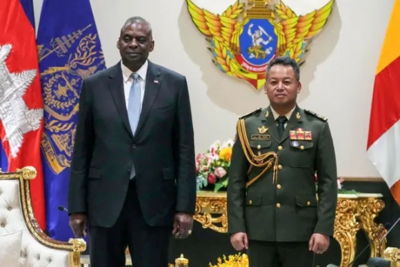 2 My Ve Van Campuchia Tuyen Bo Khong Muon Bi Loi Keo
