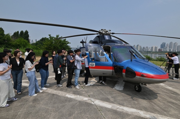 2 Han Quoc Ra Mat Taxi Bay Bay 20 Phut 300 Usd