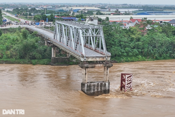 2 Khoanh Khac Kinh Hoang Sap Cau Phong Chau O Phu Tho Sau Bao So 3 Yagi