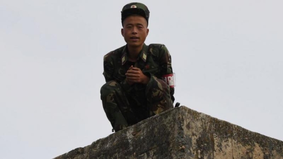 1 Lenh Cua Kim Jong Un Cam Dau Hang   Binh Linh Bac Trieu Tien Tu Sat Bang Luu Dan De Tranh Bi Bat