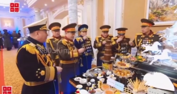 1 Kim Jong Un Chi Trich Cac Quan Chuc Trieu Tien Vi Uong Ruou Lien Mien Trong Loi Khien Trach Cong Khai Hiem Hoi