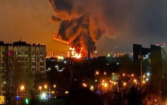 1 Ukraine Lien Tiep Giang Don Vao Cac Nha May Loc Dau Nga Gay Quan Ngai Ve Nguon Cung Nhien Lieu
