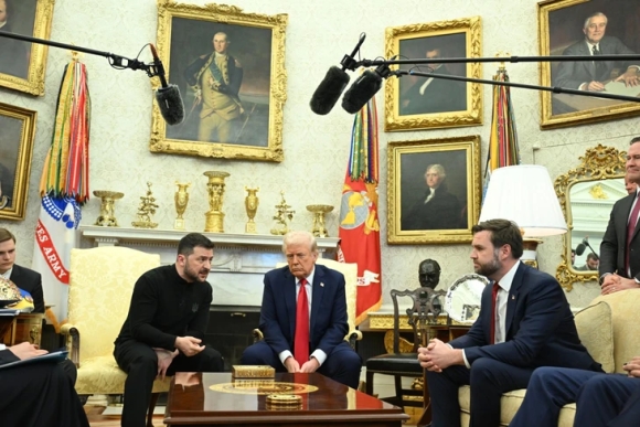 1 Truyen Thong My Ukraine Mo Xe Man Tranh Cai Cua Hai Tong Thong Trump   Zelensky