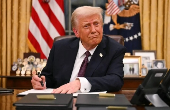 1 Chuyen Gia Phat Hien Ke Ho Hien Phap Donald Trump Co The Tai Nhiem Den Nam 2037