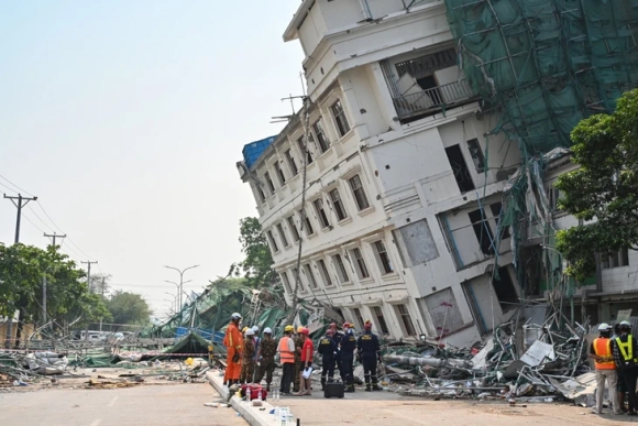 1 Dieu Ky Dieu O Myanmar Nguoi Dan Ong Duoc Giai Cuu Sau 5 Ngay Ket Duoi Dong Do Nat