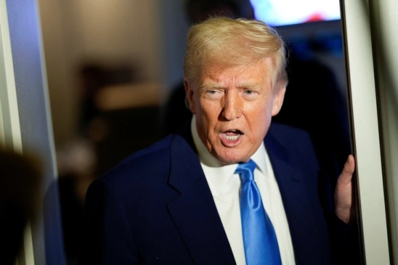 1 Ong Trump Noi Thue Quan Nhu Thuoc Chua Benh Khong Lo Khi Chung Khoan My Chao Dao