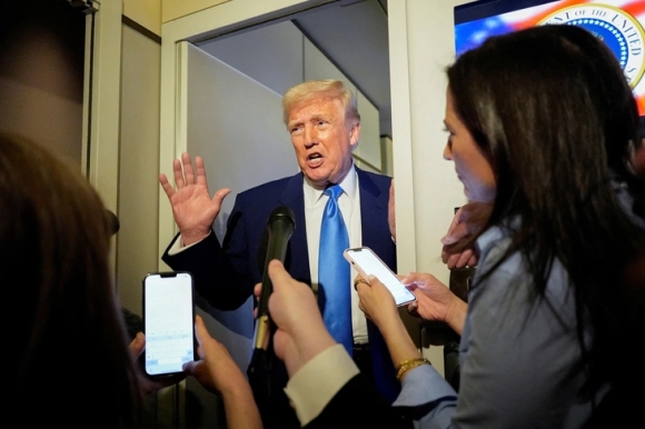 1 Ong Trump Va Doi Ngu Phat Bieu Mau Thuan Chuyen Dam Phan Thue Quan
