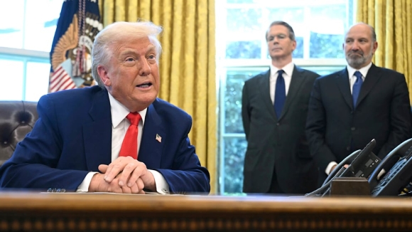 1 Sau Tuan Hon Loan Trump Sa Thai Cac Co Van Hai Quan Cua Minh