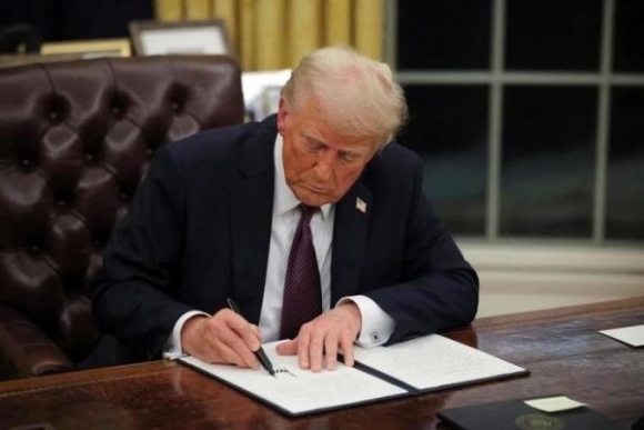 1 Tong Thong My Trump Gia Han Lenh Trung Phat Nga Them 12 Thang