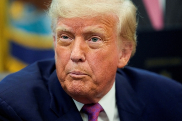 1 Trump Doi Giong Khi Nhan Thay Chinh Sach Thue Quan Tieu Cuc Voi Nen Kinh Te My