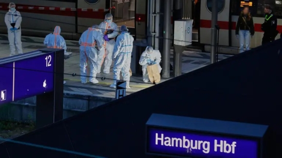 1 Dam Bang Dao O Nha Ga Hamburg Gan Hai Chuc Nguoi Bi Thuong