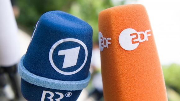1 Gan 48000 Don Khieu Nai Nham Vao Truyen Hinh Cong Ard Va Zdf Trong Nam 2024