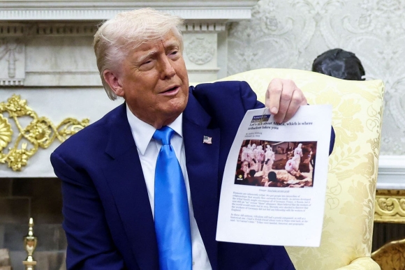 2 Trump Nhu Mot Nhan Vat Hai Huoc Tong Thong Nam Phi Cuoi Nghieng Nga Khi Ke Lai Vu Xem Tin Gia