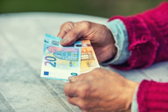1 Chinh Phu Merz Cong Bo Ke Hoach Cai Cach Luong Huu Thuong Thue 2000 Euro Cho Nguoi Cao Tuoi Tiep Tuc Lam Viec