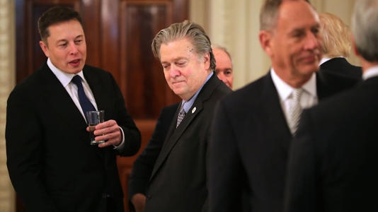 1 Bannon Keu Goi Truc Xuat Elon Musk Khoi My Mot Nguoi Nhap Cu Bat Hop Phap
