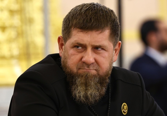 2 Lanh Dao Chechnya Ramzan Kadyrov Suyt Chet Duoi O Tho Nhi Ky