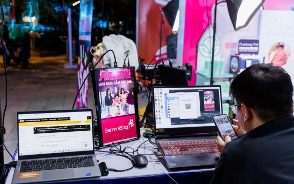 1 Tiktok Shop Tang Phi San 300 Nguoi Ban Di Khong Duoc O Chang Xong