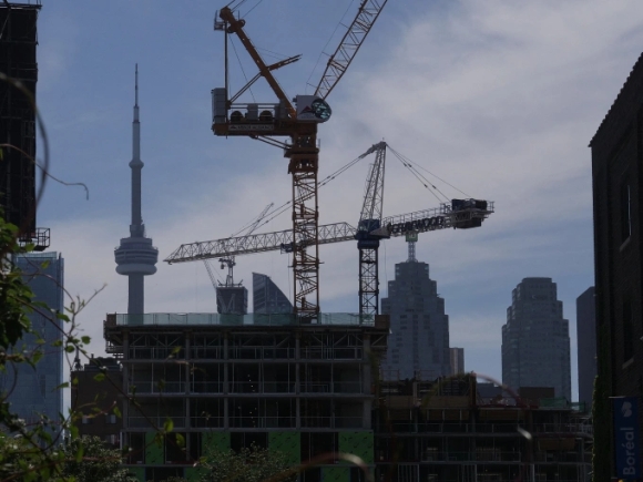 3 Khung Hoang Nha O Canada Co Nguy Co Tram Trong Hon
