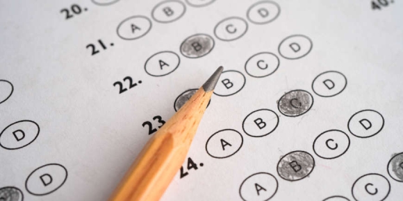 5 Gian Lan Thi Bang Lai Xe Tang Vot Ke Gia Mao Va Tai Nghe Tinh Vi Hoanh Hanh Tai Duc