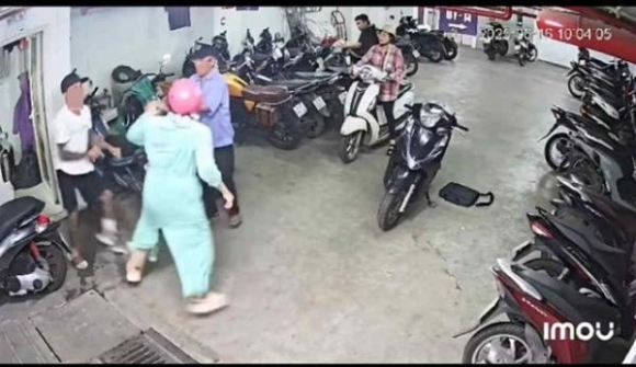 1 Co Gai Ha Guc Thanh Nien Xam Tro O Ham Gui Xe He Lo Nguyen Nhan Gay Buc Xuc