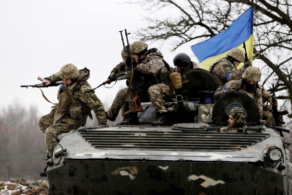 1 Ong Trump Ung Ho Ukraine Thoi Bung Hy Vong Tren Chien Truong Va Day Lui Quan Nga