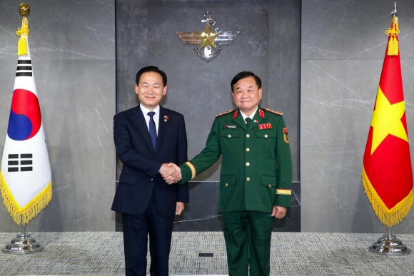 1 Thu Truong Quoc Phong Viet Nam Bi To Co Hanh Vi Khong Dung Muc Voi Nu Cong Chuc Han Quoc