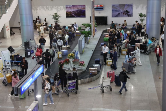 1 Ly Do Nhieu Nguoi Viet Muon Xach Tay Hanh Ly Len May Bay