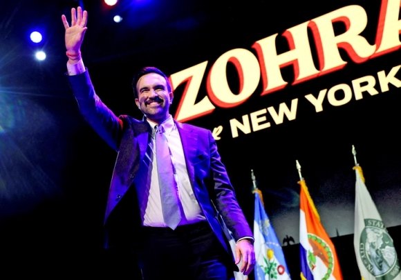 1 Dang Dan Chu Thang Lon Trong Cuoc Dua Thi Truong Va Thong Doc Ong Trump Noi Gian