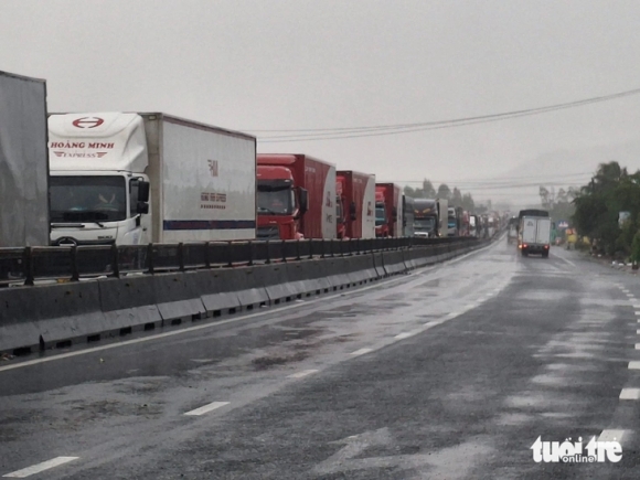 5 Lu Lut Mien Trung It Nhat 50 Nguoi Chet Mat Tich Tiep Tuc Cuu Ho Trong Dem