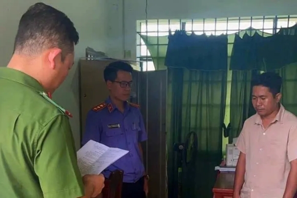 1 Lam Dong Bat Khan Cap Can Bo Chiem Doat 500 Trieu Dong Tien Quy Uy Ban Mttq