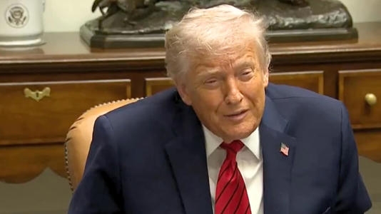 1 Trump Khoe Khoang Ve Viec Trien Khai Mang 5g Nhung Lai Khong Hieu Minh Dang Noi Ve Cai Gi