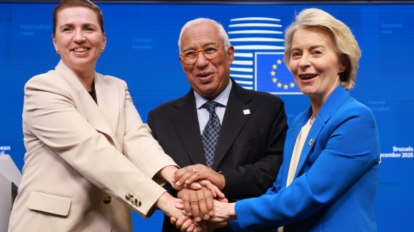 1 Chau Au Cam Ket Tuong Lai Ukraine Goi Ho Tro 90 Ty Uro Va Buoc Chuyen Minh Lich Su