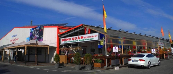 1 Canh Sat Berlin Va Hai Quan Thu Giu Hang Tram Kilogram Phao Hoa Tai Trung Tam Dong Xuan Do Luu Tru Qua Quy Dinh