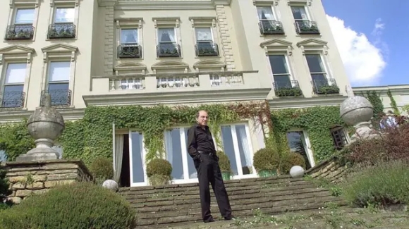 3 Giau Co Nhung Khong Tieng Noi Cach Putin Khien Cac Ty Phu Nga Ve Phe Minh Trong Cuoc Chien Voi Ukraine