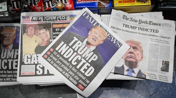 2 Vu Bat Giu Tong Thong Maduro Cong Ly Dau Hoa Hay Tro Danh Lac Huong Cua Trump