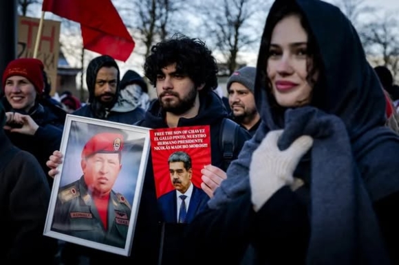 2 Cuba Chao Dao Sau Khi Dong Minh Venezuela Sup Do