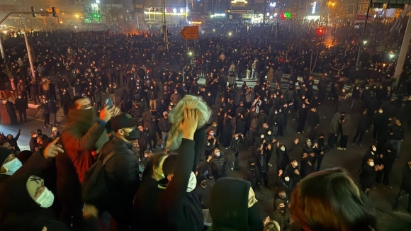 1 Lan Song Bieu Tinh Tai Iran Gay Ap Luc Lon Len Chinh Quyen Tehran