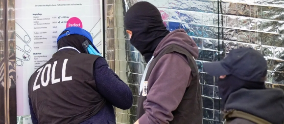 Đức truy quét đường dây lớn đưa người Việt lao động trái phép tại các tiệm nail