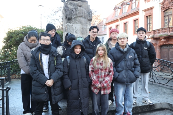 1 Duc Chinh Thuc Thu Hoi Giay Phep Dao Tao Hon 20 Hoc Vien Viet Nam Dung Truoc Nguy Co Bi Truc Xuat